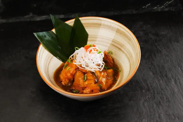 Salmon Tataki with mango sauce