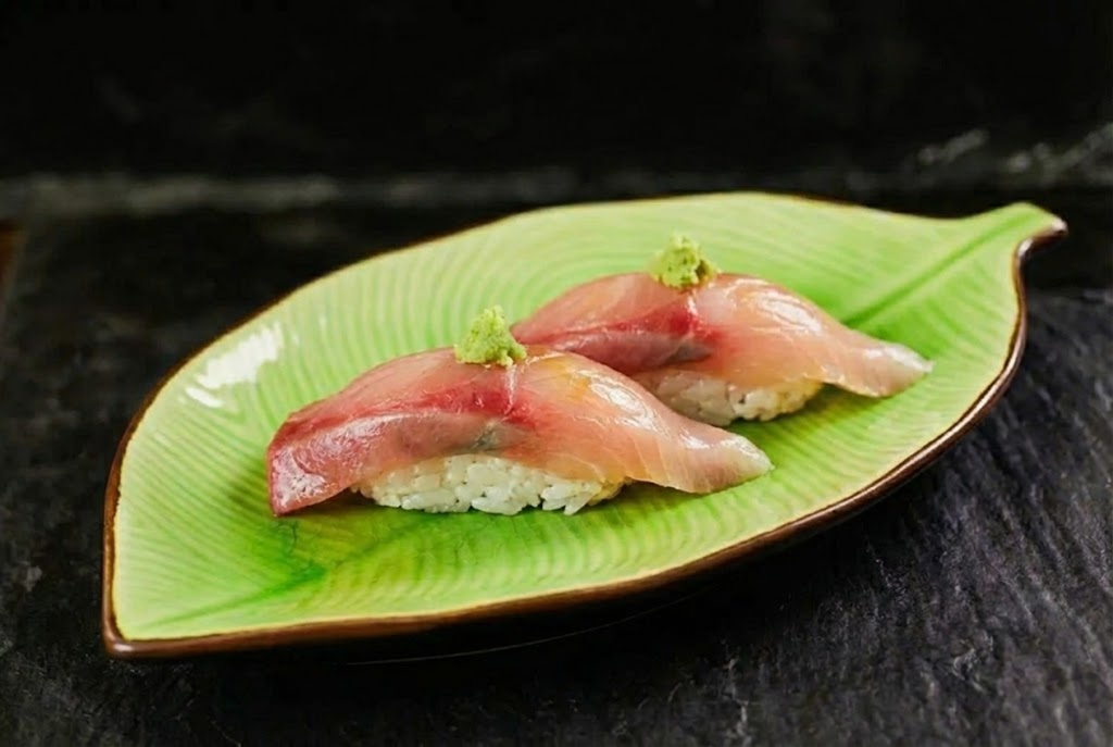 Kanpachi nigiri